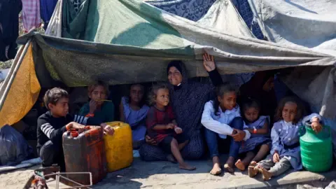 Devastating Conditions in northern Gaza while Israeli Tanks Continue Operations
